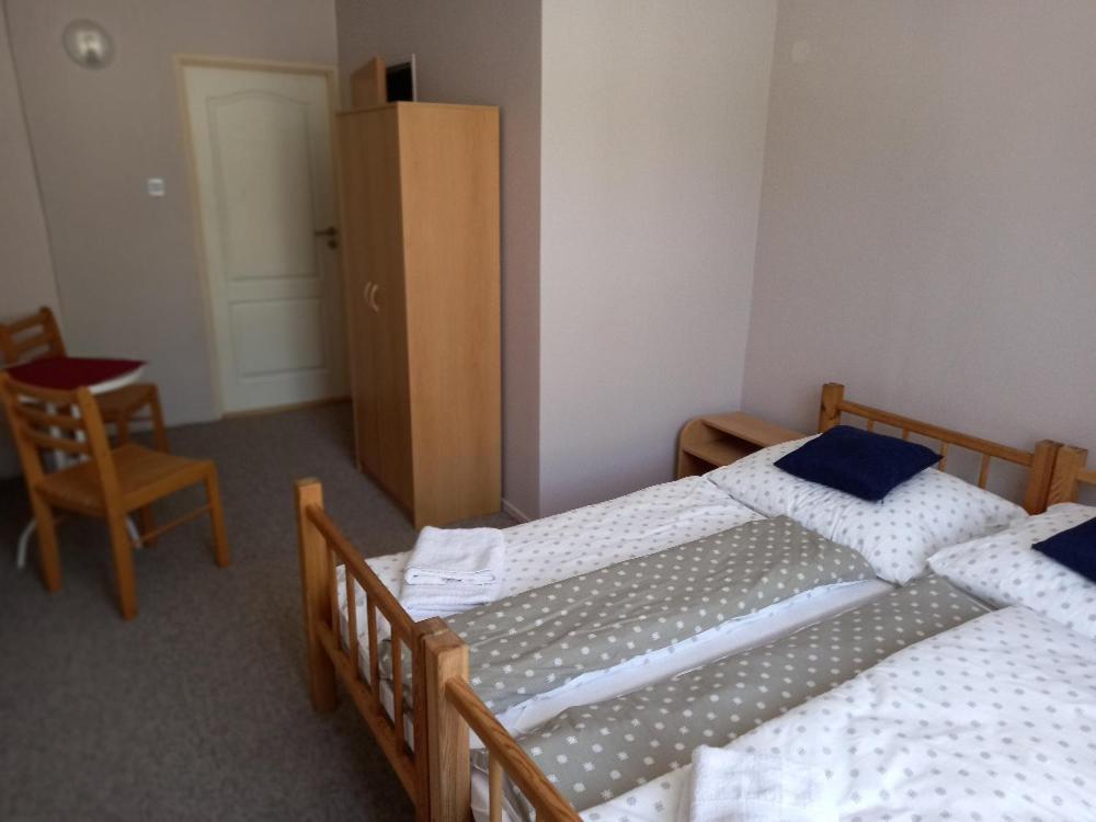 Hotel Koruna Penzion Teplice nad Metují Kültér fotó