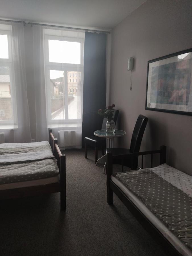 Hotel Koruna Penzion Teplice nad Metují Kültér fotó