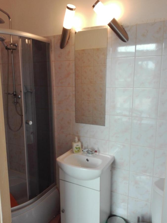 Hotel Koruna Penzion Teplice nad Metují Kültér fotó