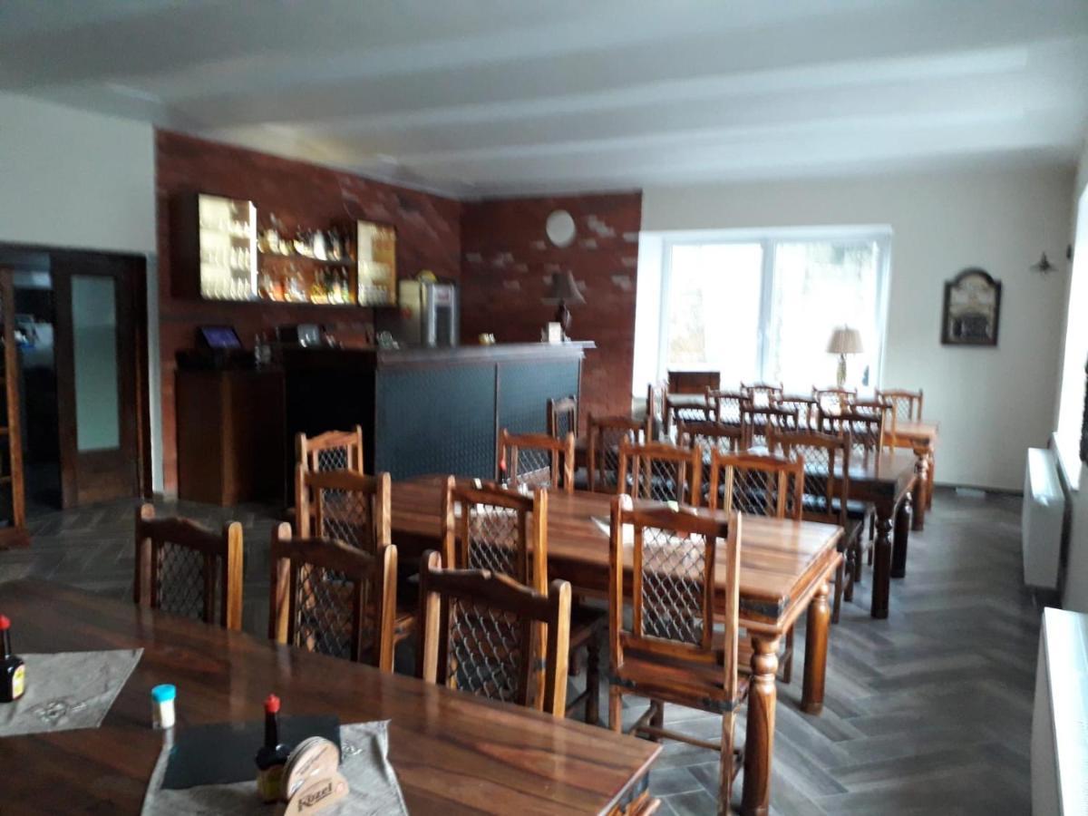 Hotel Koruna Penzion Teplice nad Metují Kültér fotó