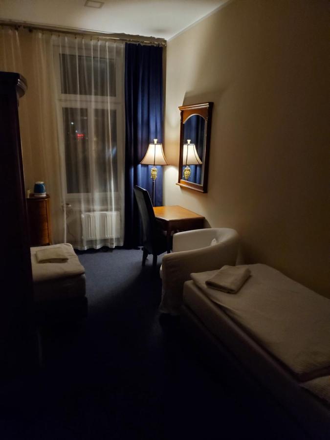 Hotel Koruna Penzion Teplice nad Metují Kültér fotó
