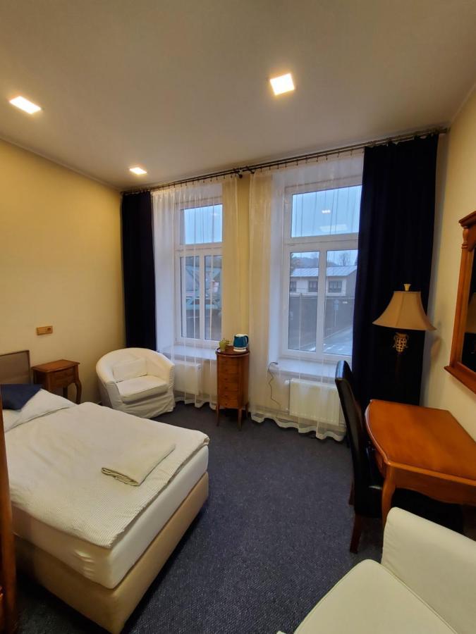 Hotel Koruna Penzion Teplice nad Metují Kültér fotó