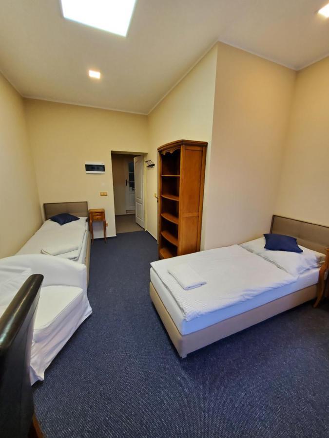 Hotel Koruna Penzion Teplice nad Metují Kültér fotó